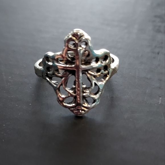 Alloy Silver Cross ring size 7 - Picture 2 of 4